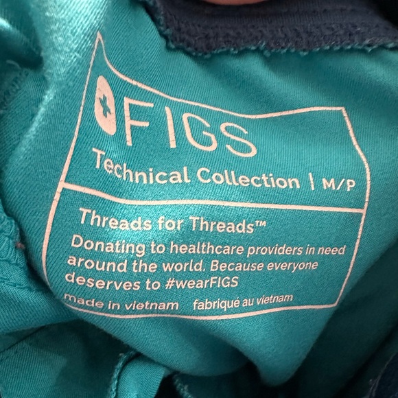 Figs Women's Teal Short Sleeve Top and Straight Leg Pants - Picture 4 of 5